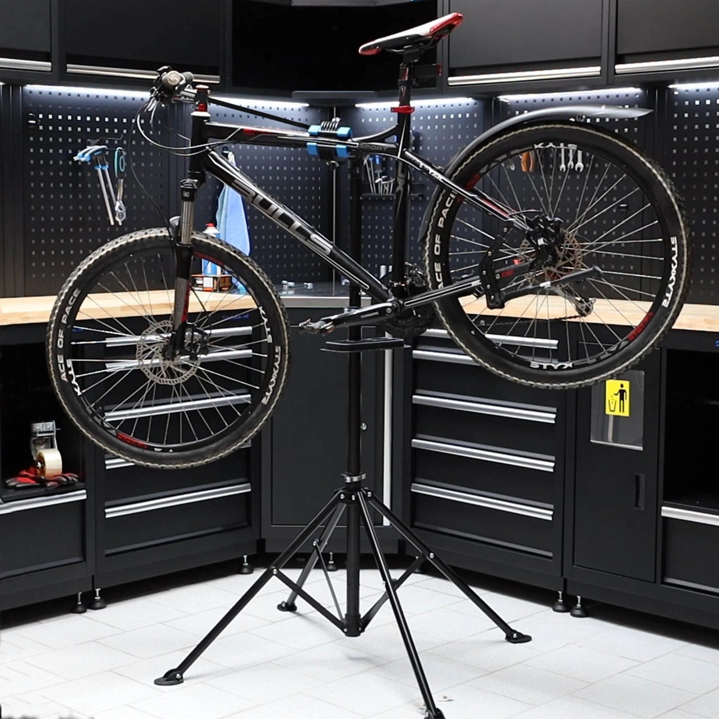 Pied d’atelier pour vélos et VAE – hauteur réglable 102-178 cm – capacité max. 30 kg – pivotant 360° – Support de montage réparation vélo