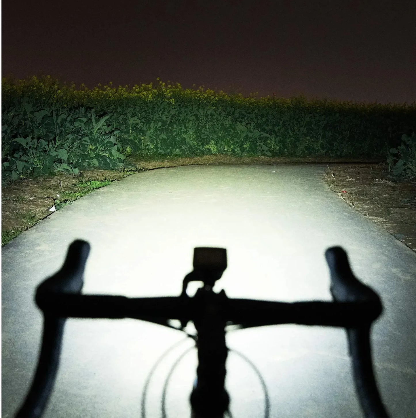 Pack éclairage vélo complet – Phare XOSS XL1200 + Feu arrière USB + Support déporté XL